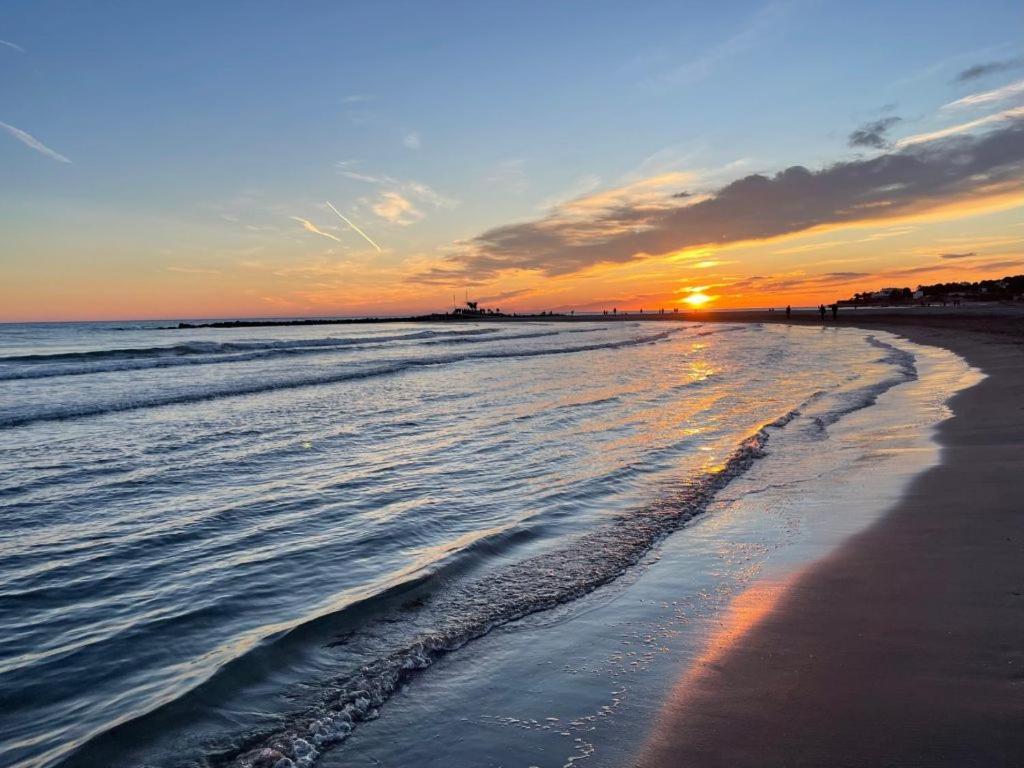Apartamento Bahia Blanca Vilanova i la Geltrú Dış mekan fotoğraf